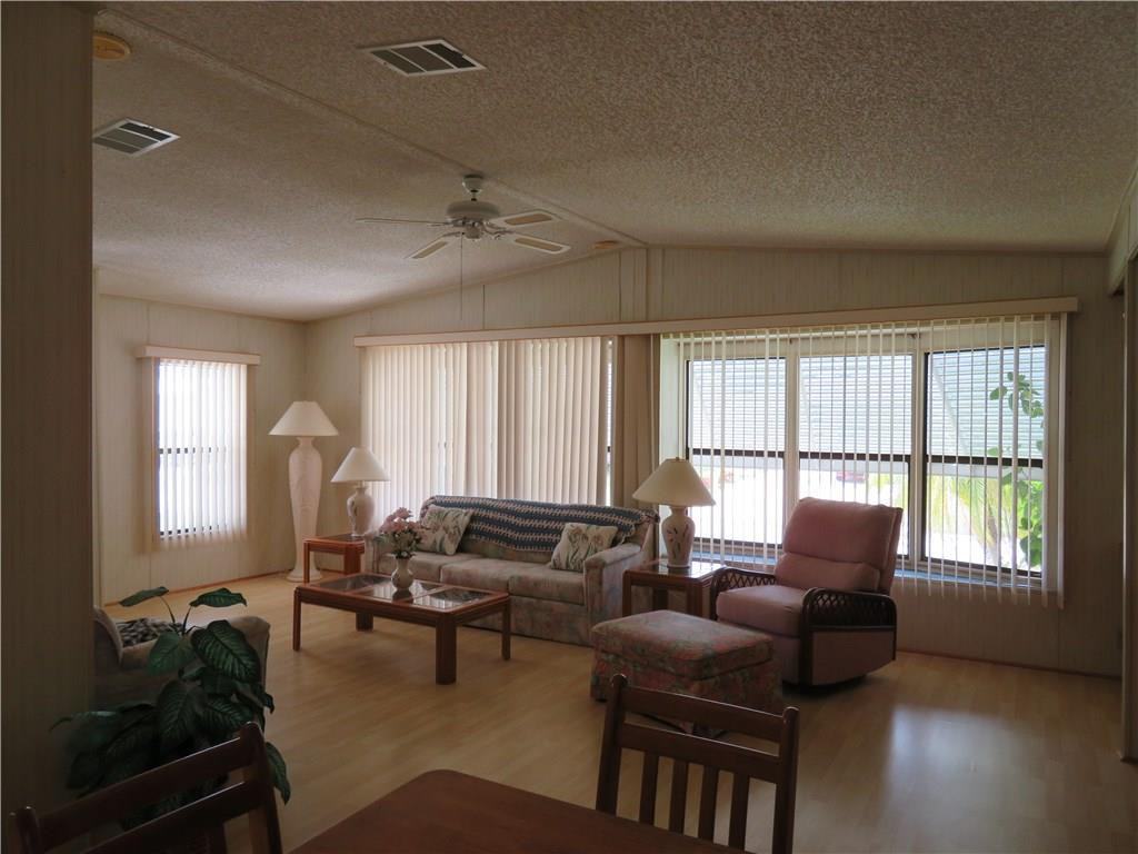 812 Lychee Dr - Photo 2 of 20