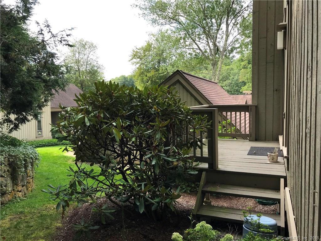 584 Heritage Rd - Photo 3 of 22