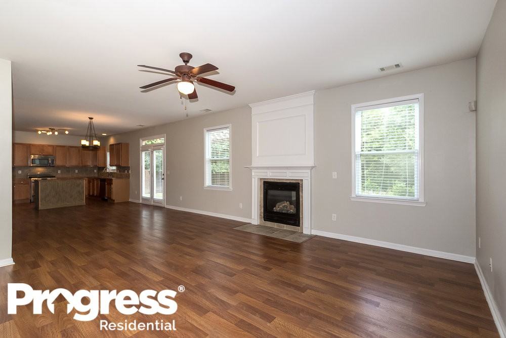 124 Lakeshore Pkwy - Photo 2 of 19