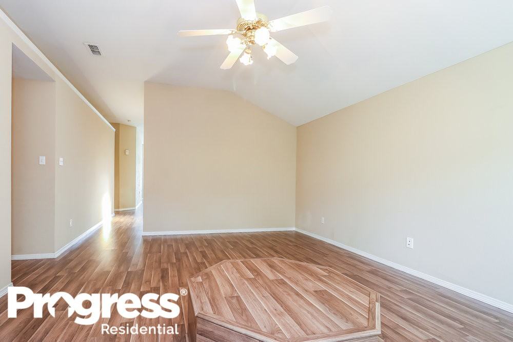 7732 Stonebank Ct - Photo 3 of 15