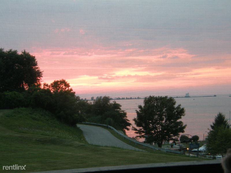 649 2nd St - Photo 3 of 50