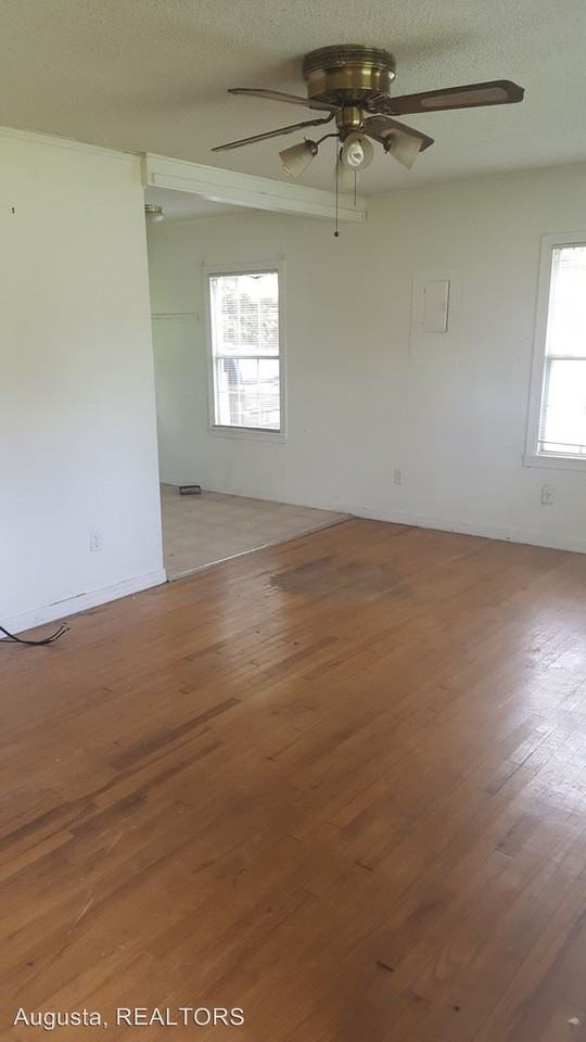 505 State St - Photo 2 of 6