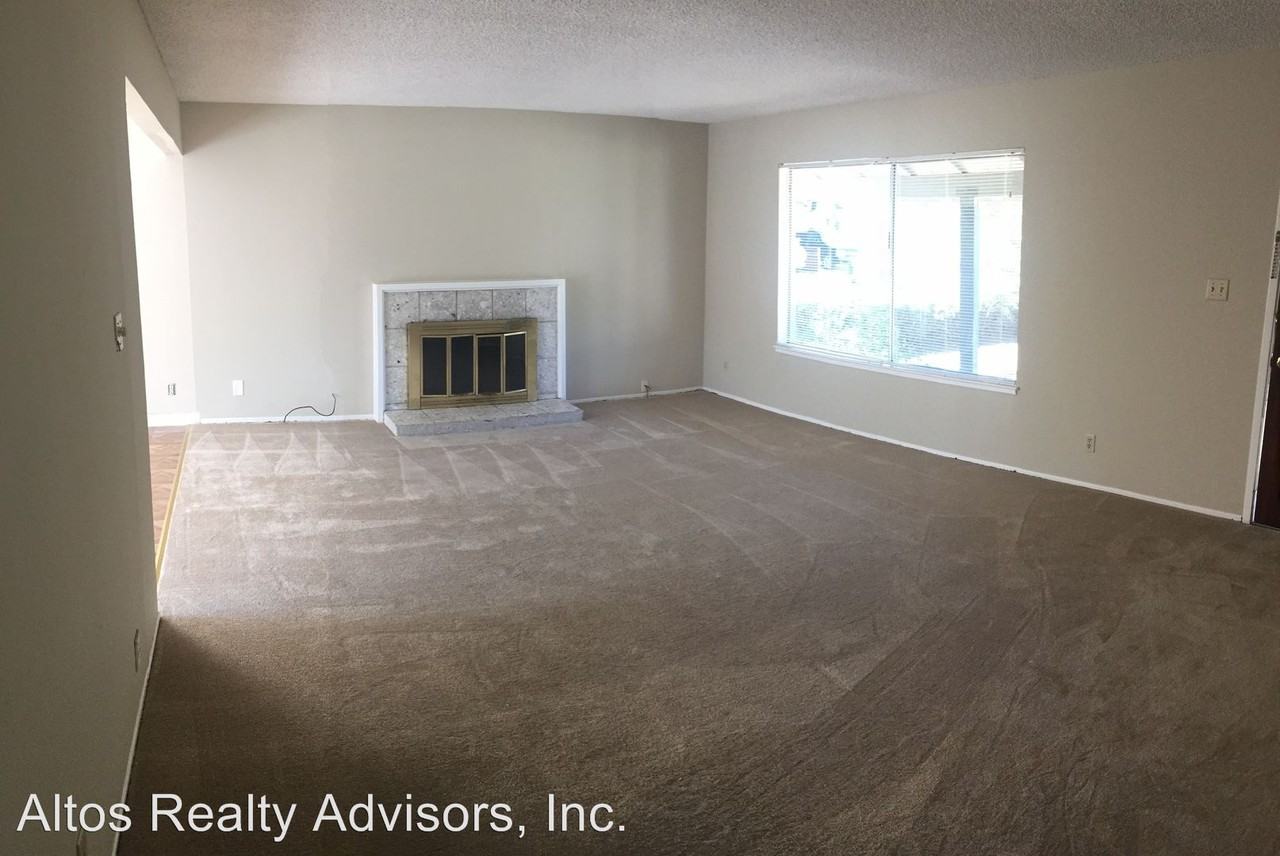 575 Albion Ct - Photo 3 of 13