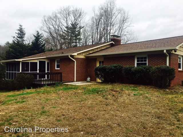 385 Cloverdale Ln - Photo 3 of 33