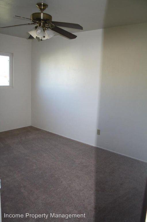 2521 Steensen St - Photo 2 of 14