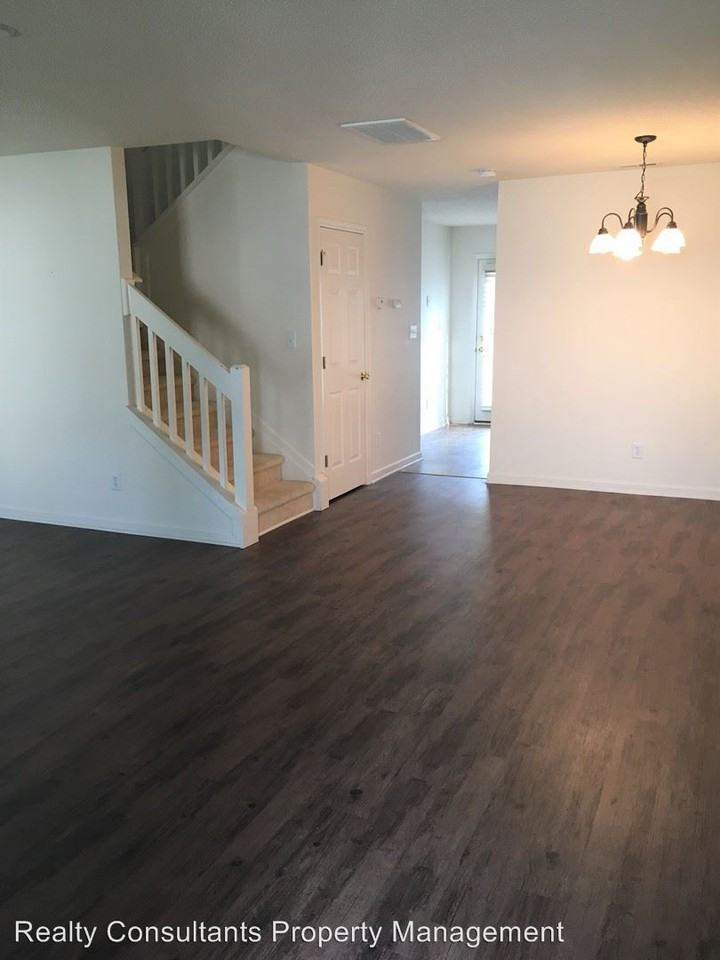 100 Tannenbaum Cir - Photo 2 of 16