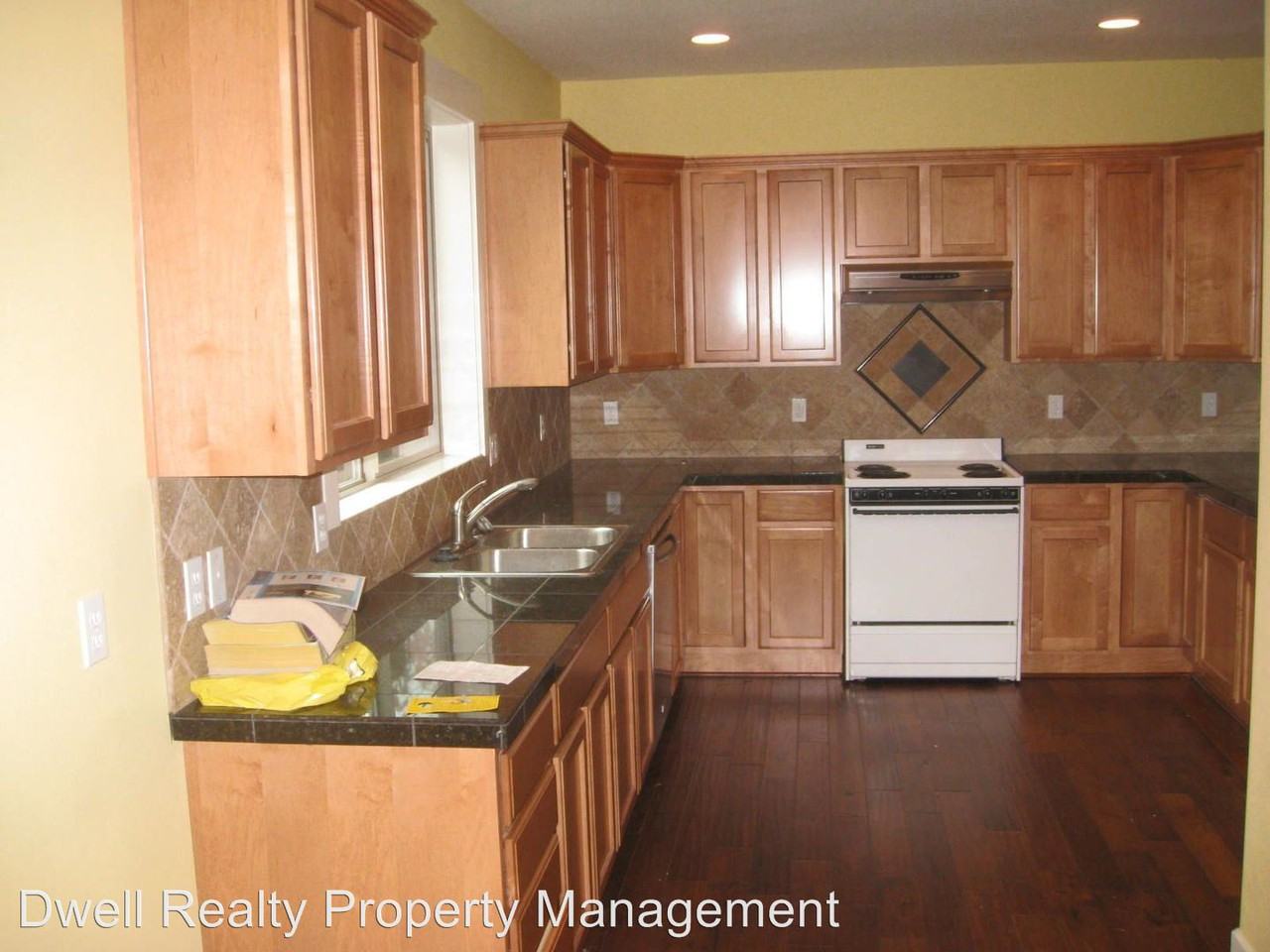 3930 NE Grand Ave - Photo 2 of 12