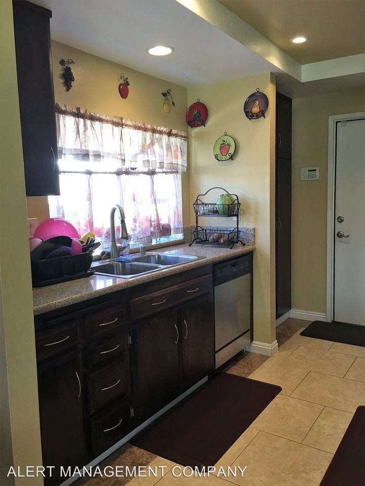 2161 Hancock Pl - Photo 3 of 22