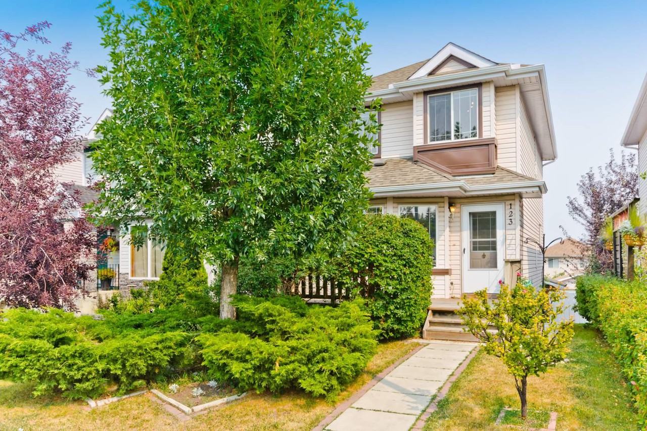 123 Somervale Close SW - Photo 2 of 29