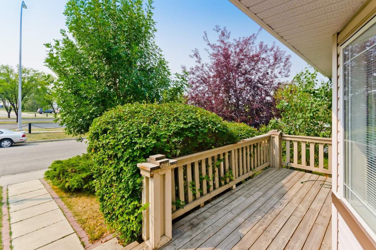 123 Somervale Close SW - Photo 3 of 29