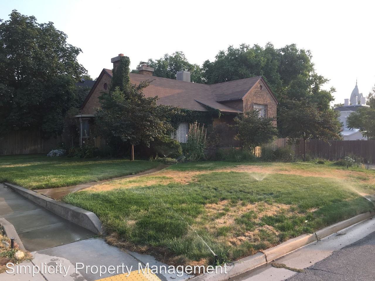 136 E 200 S - Photo 2 of 31