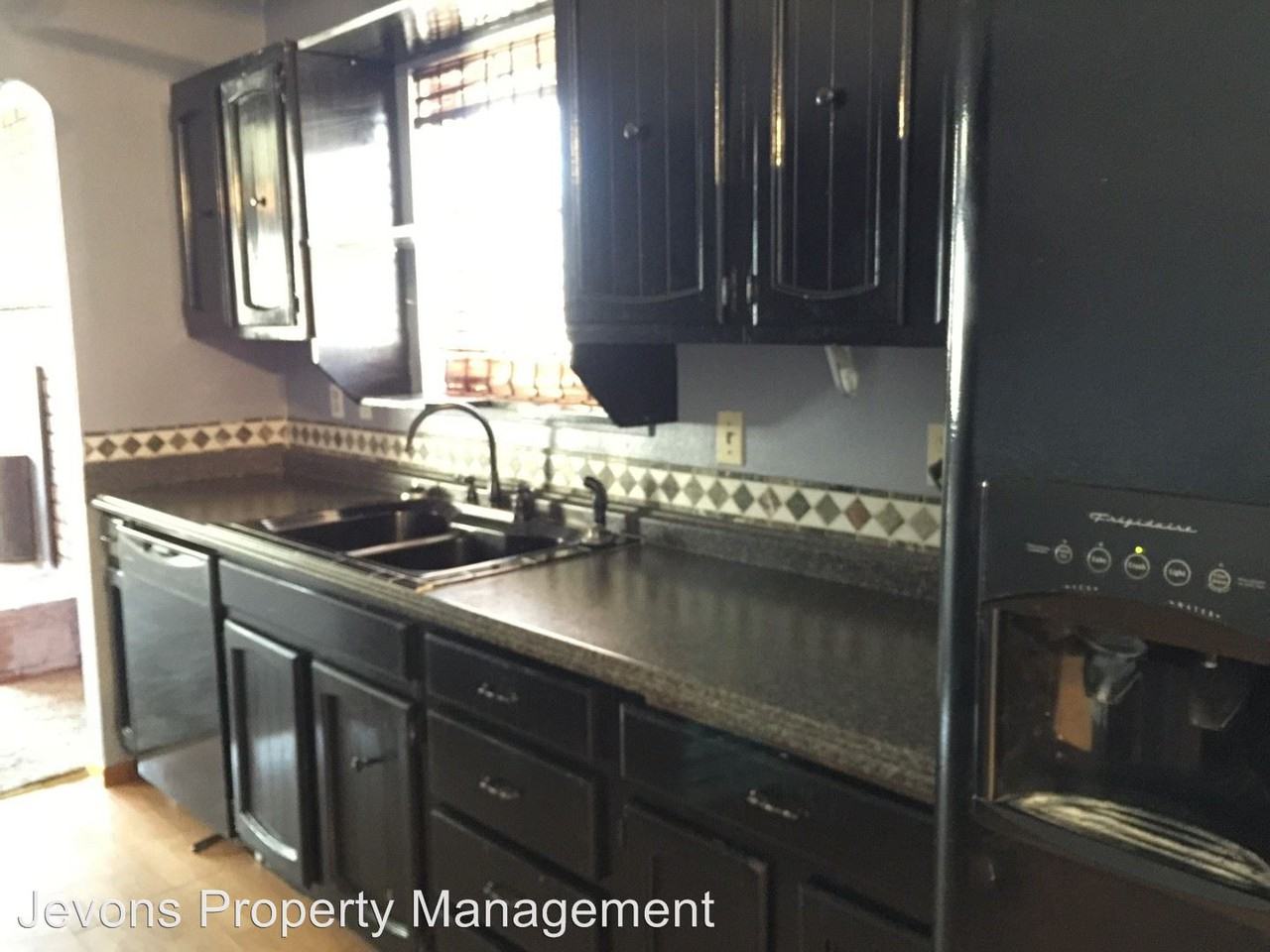 102 Sinclair Ave - Photo 3 of 27