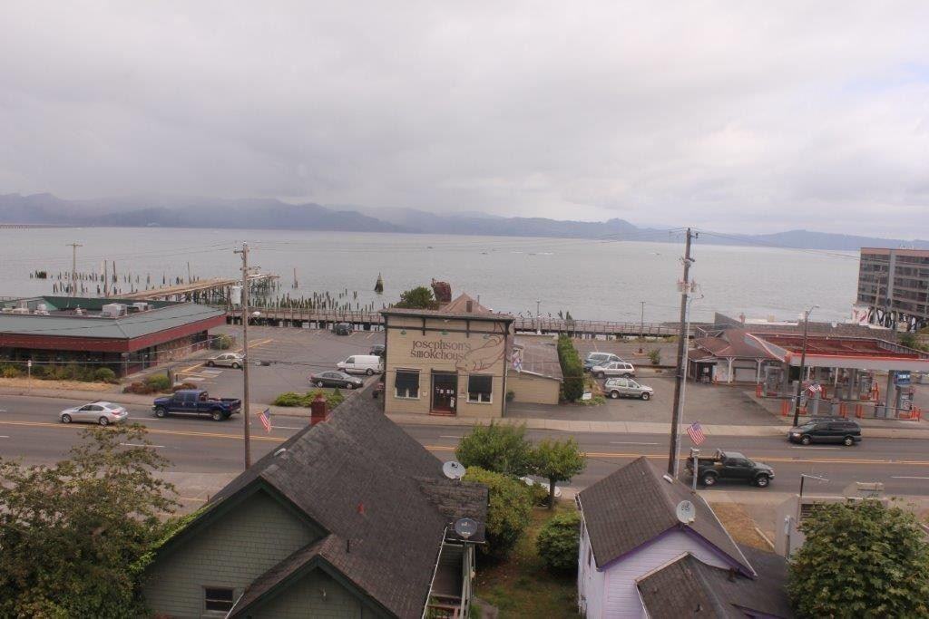 Bond Street - Photo 3 of 4