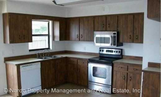 163 Crowell St - Photo 2 of 4