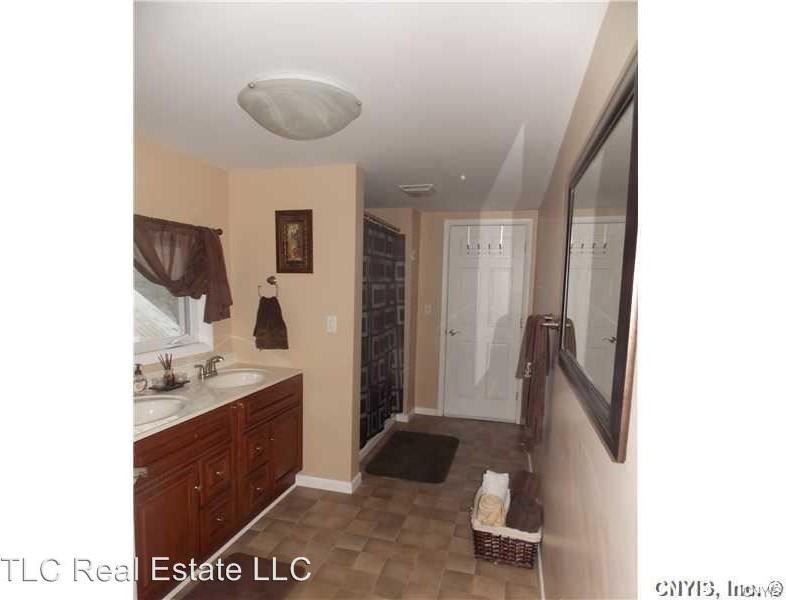 118 S Washington St - Photo 3 of 28