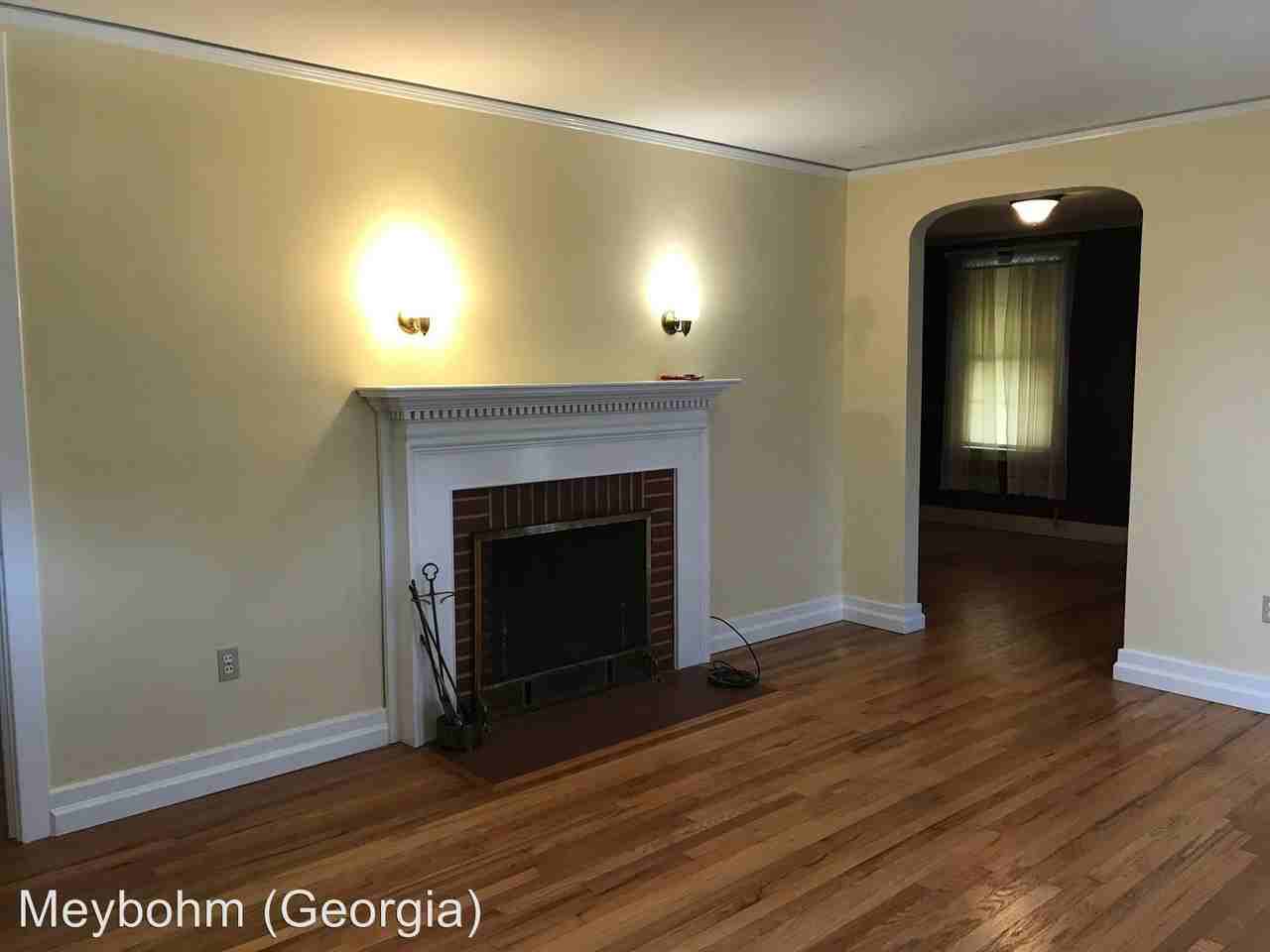 1719 King Woods Dr - Photo 2 of 10