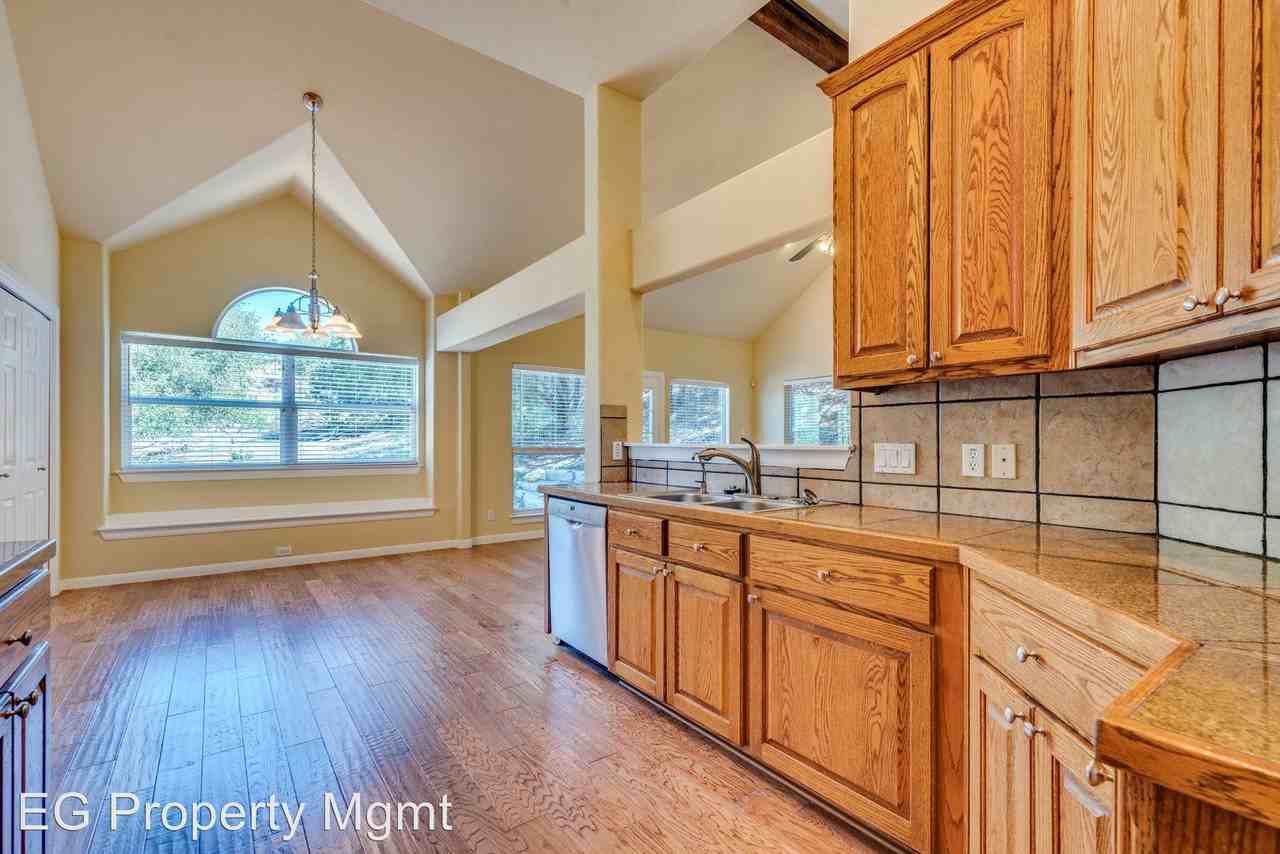 21901 Moffat Dr - Photo 3 of 5