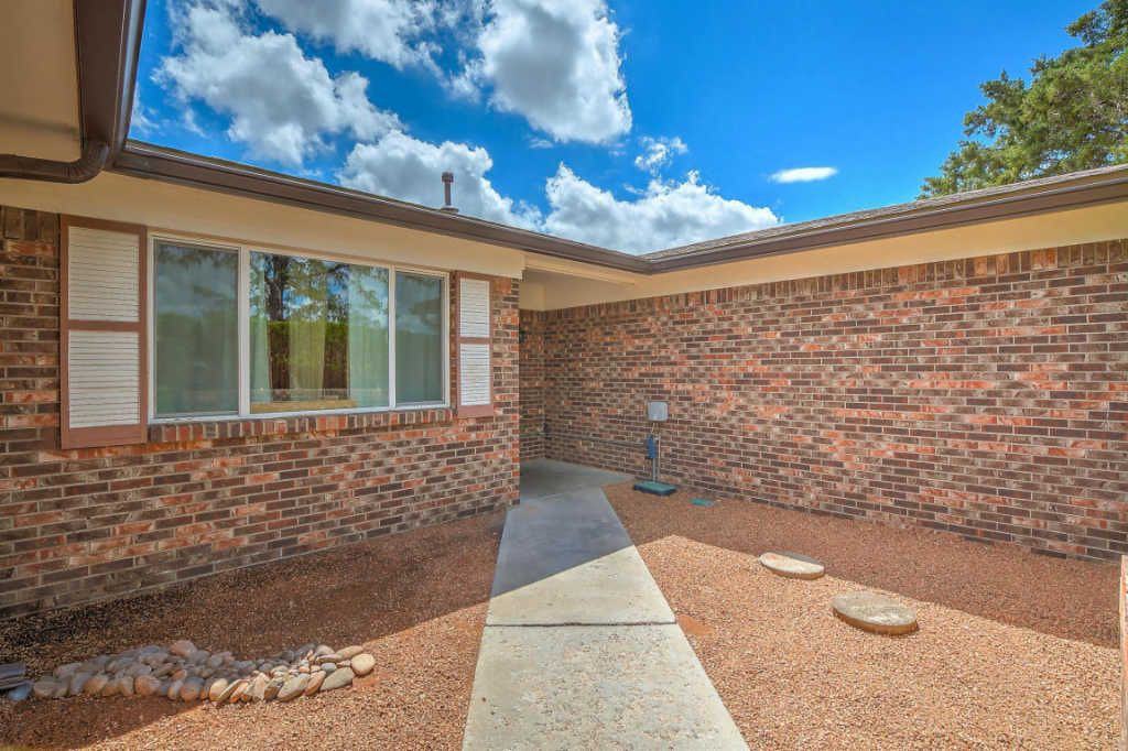 14204 Mocho Ave NE - Photo 2 of 33