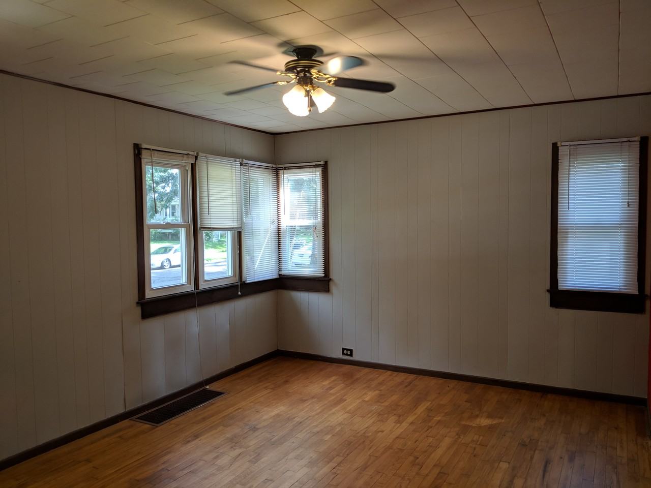 517 Cedar St - Photo 3 of 16