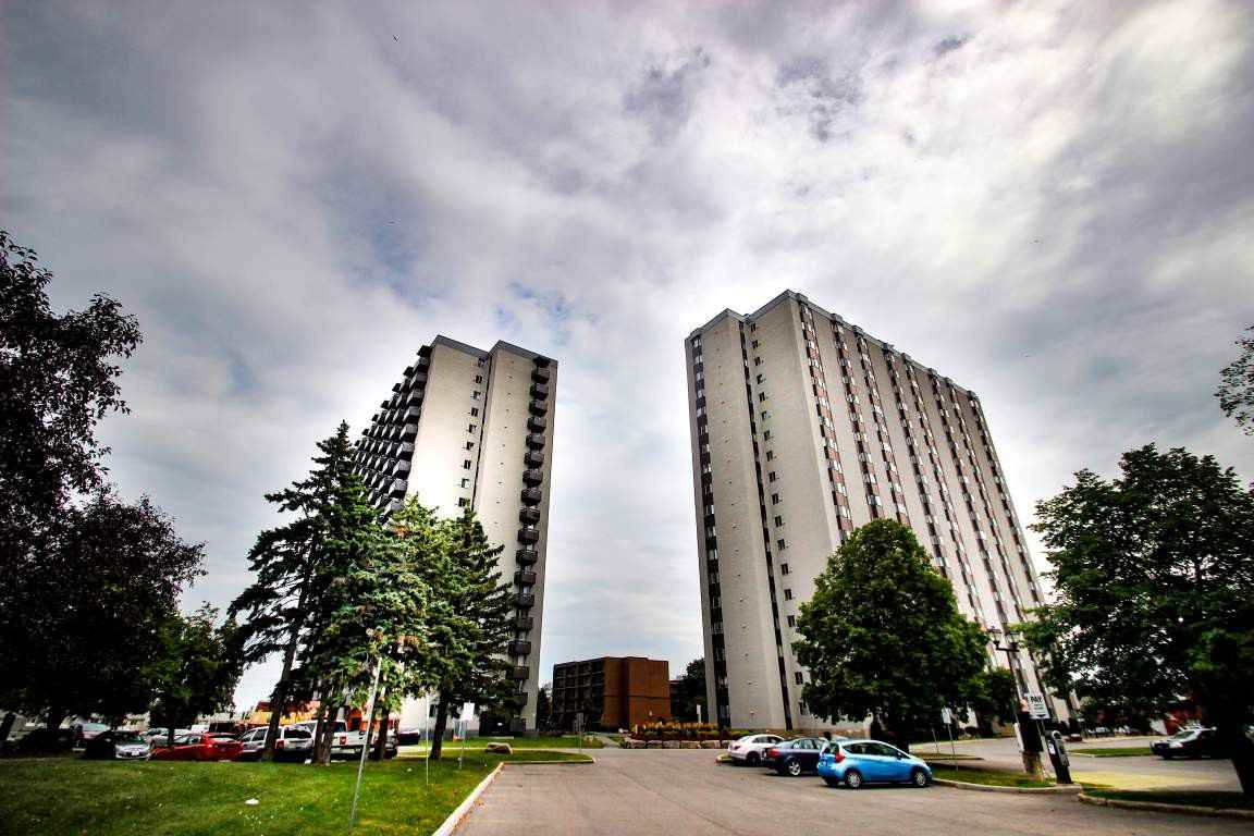 St. Laurent Towers 1971 St Laurent