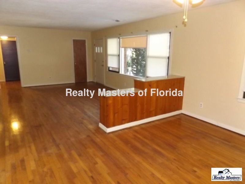 174 Mango St - Photo 3 of 19