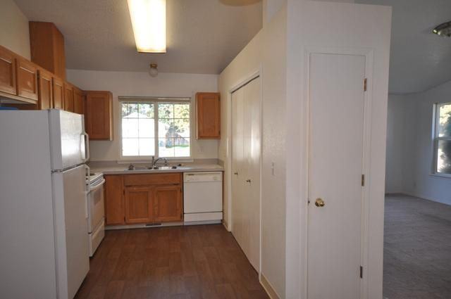 7887 W Pocono St - Photo 2 of 15