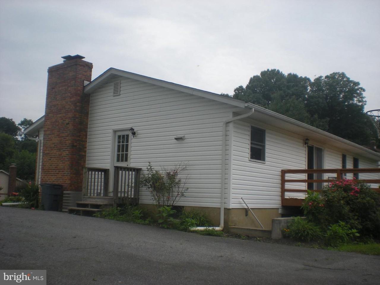 2201 Ridgemont Dr - Photo 3 of 13