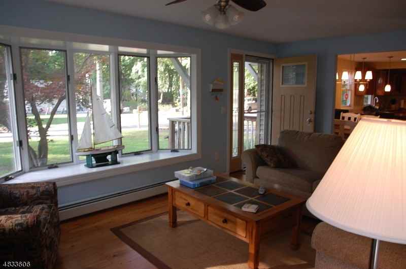 16 Davenport Rd - Photo 3 of 13