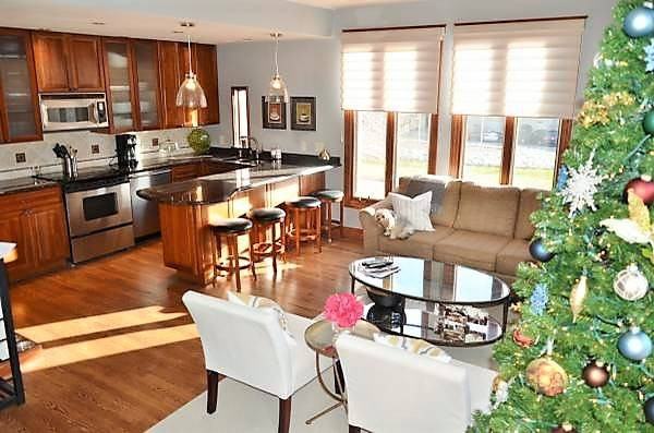 902 North Cass Street - Photo 2 of 15