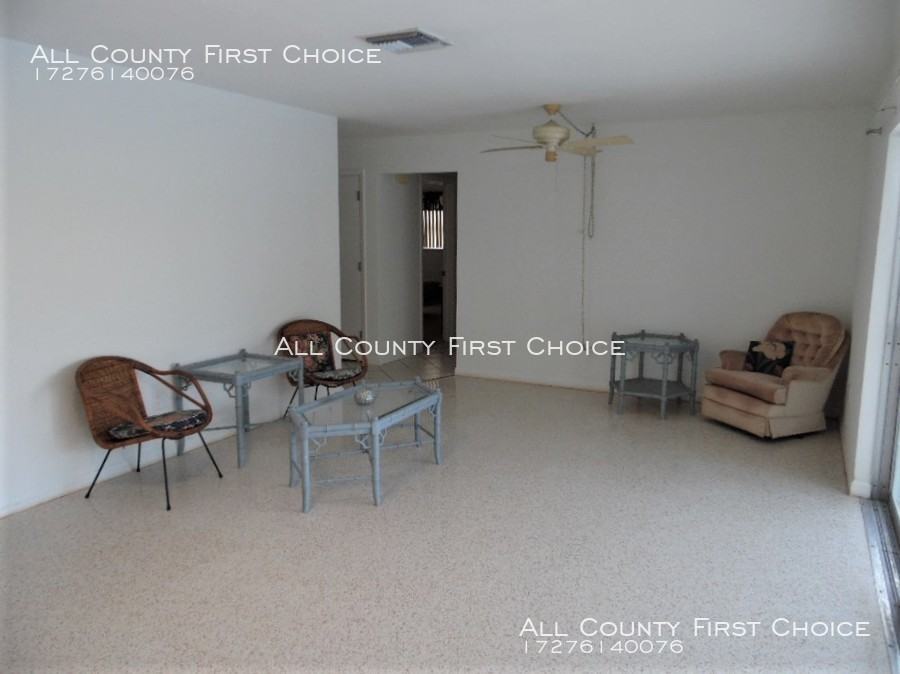 201 Isle Dr - Photo 2 of 12