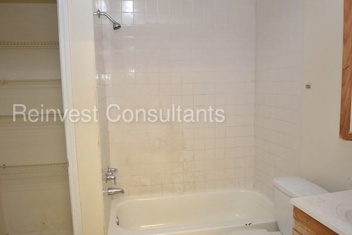 2341 Iroll Ave - Photo 2 of 29