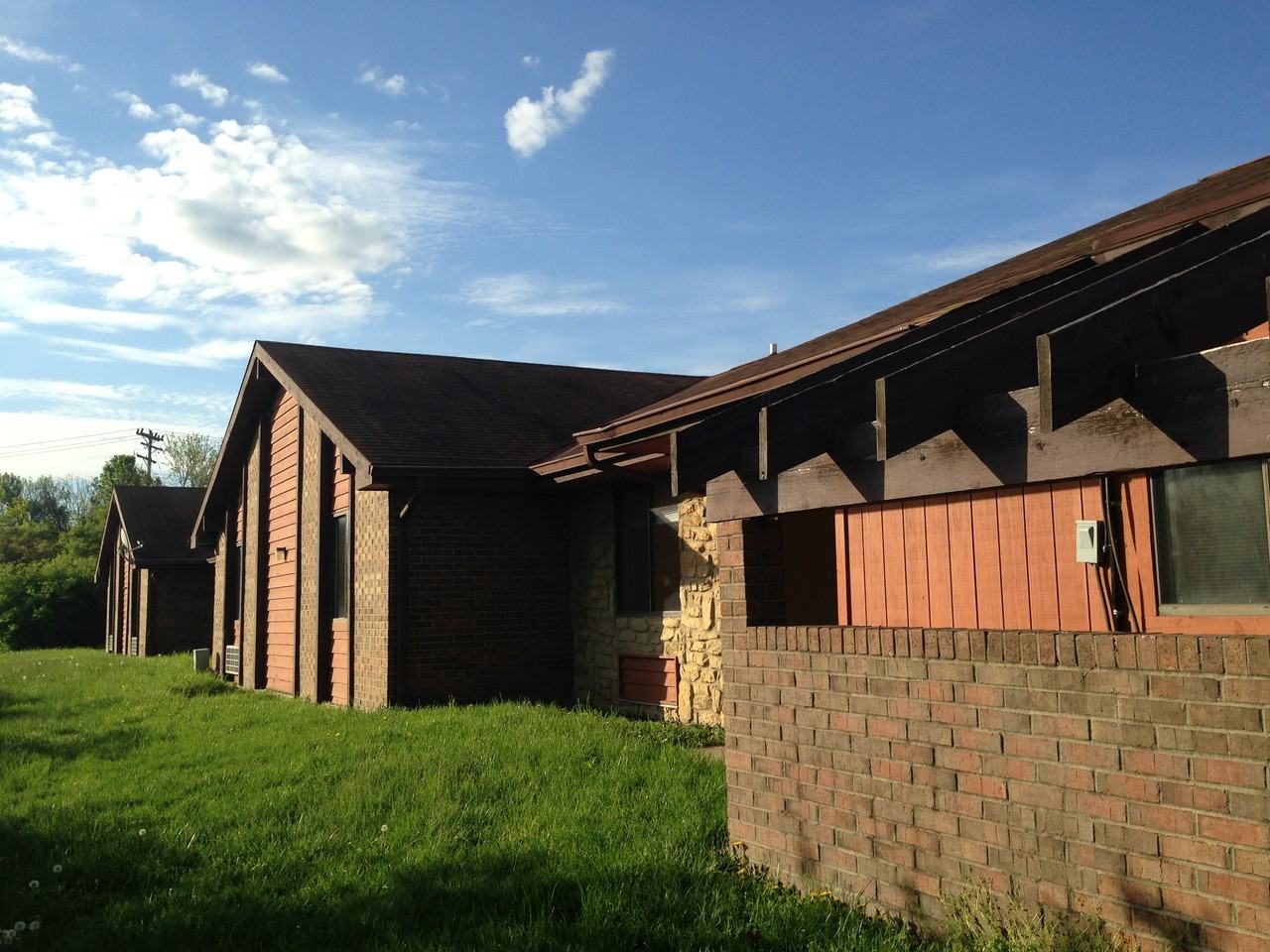 3840 Woodridge Boulevard - Photo 3 of 4