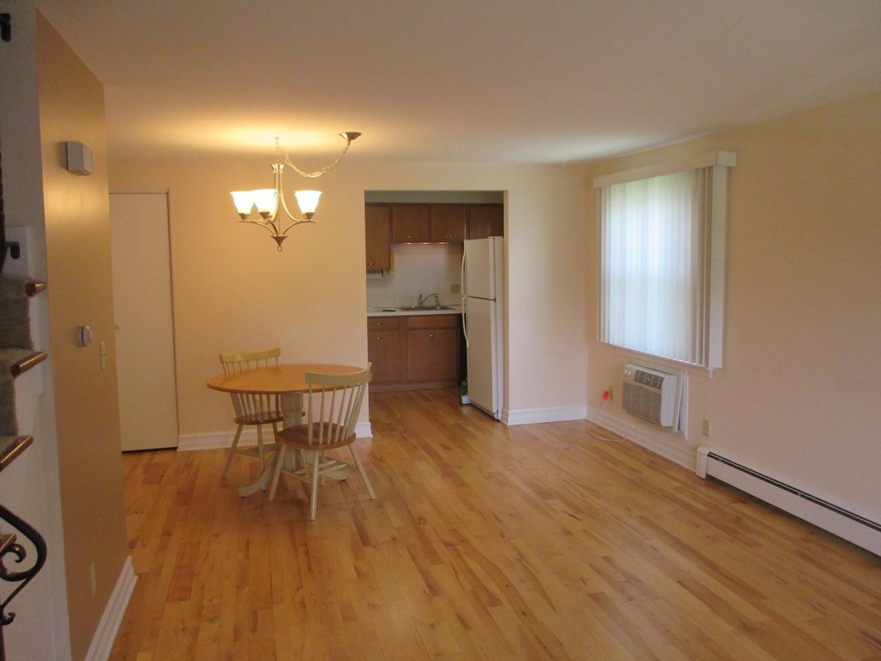 9850 Main St - Photo 3 of 9