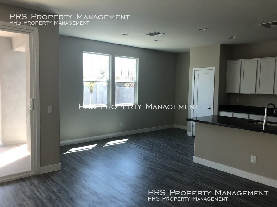 2359 S Wycliff Cir - Photo 3 of 20