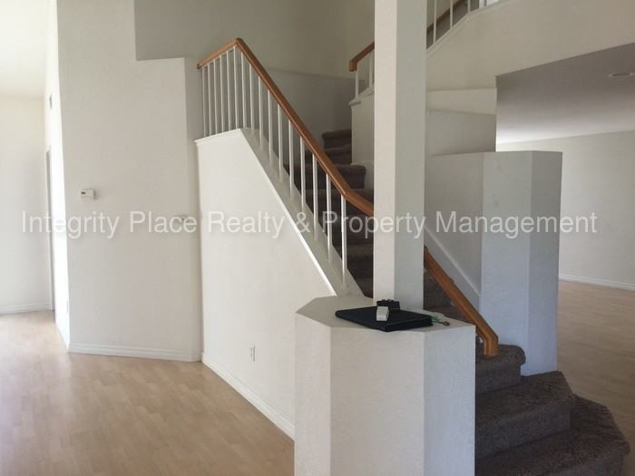 1730 Coolidge Cir - Photo 3 of 22