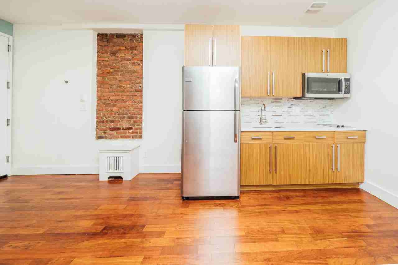 775 Hart Street #35VX