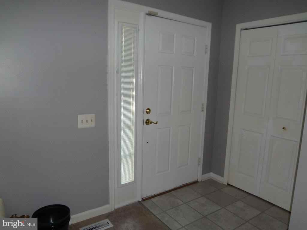 102 Batley Ct - Photo 3 of 30