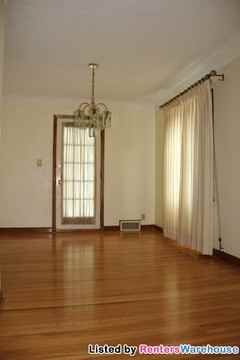 3249 Blackstone Avenue - Photo 3 of 10