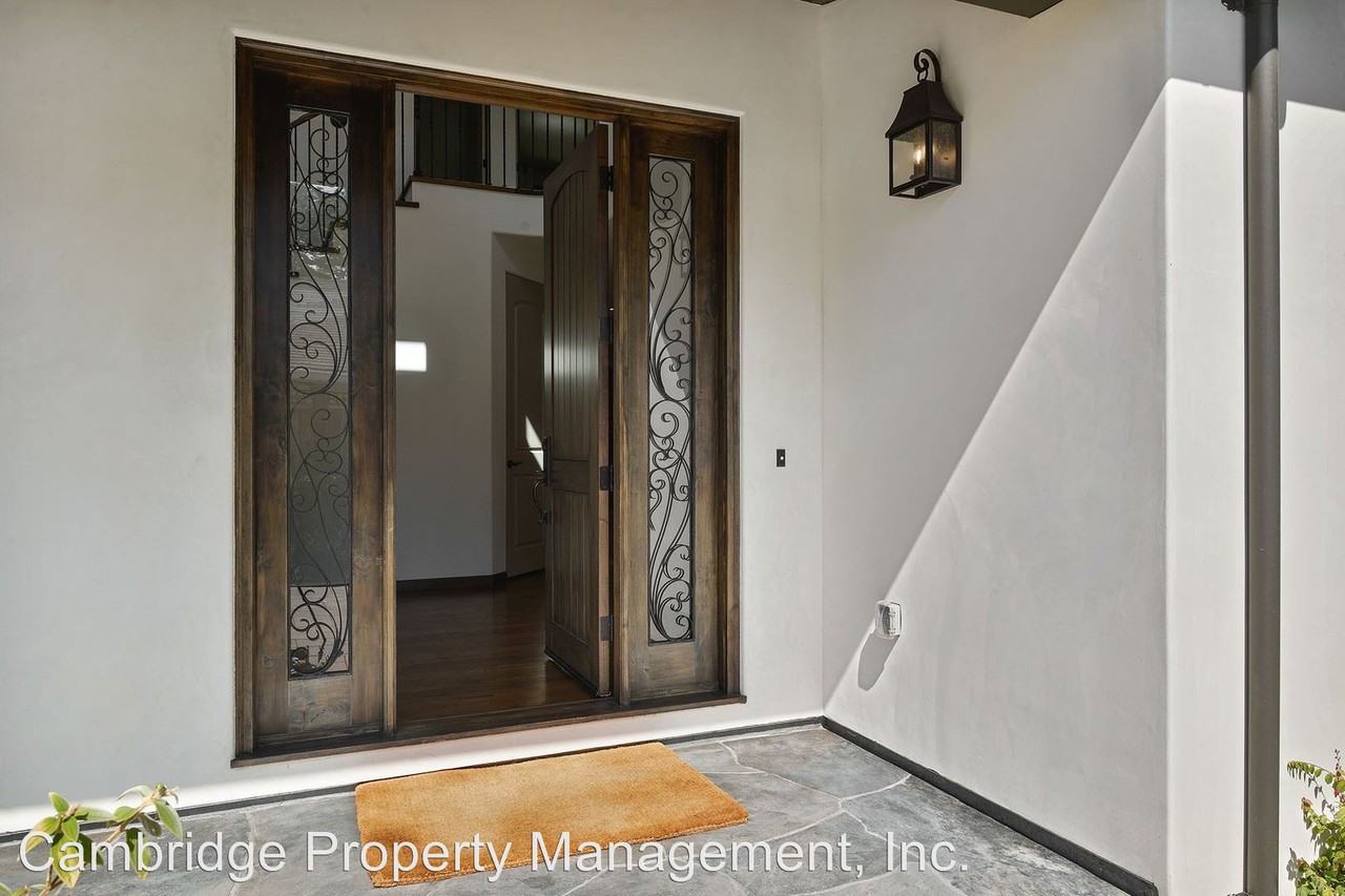 538 Encina Ave - Photo 3 of 50