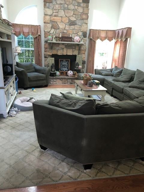 101 Sovereign Dr - Photo 2 of 6