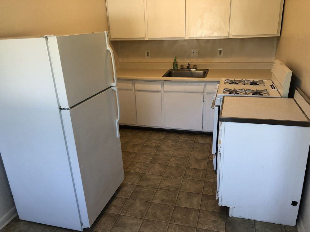 1323 Rolleston St - Photo 2 of 9