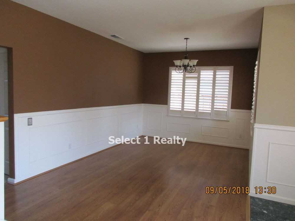 1091 Claremont Drive - Photo 3 of 36