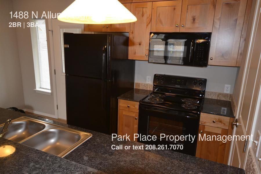 1452 N Allumbaugh St 101 #101 - Photo 3 of 15