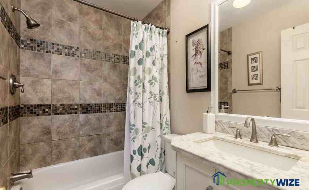 7646 Oldfield Ln - Photo 2 of 15