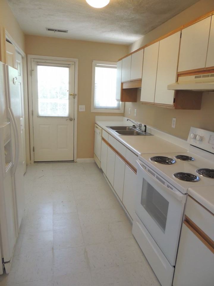 4322 Jasmine Cove Way - Photo 3 of 7