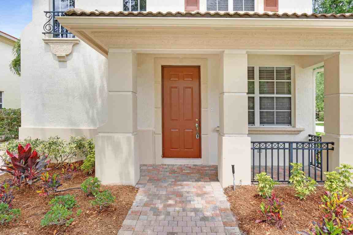 421 Pumpkin Drive - Photo 2 of 16