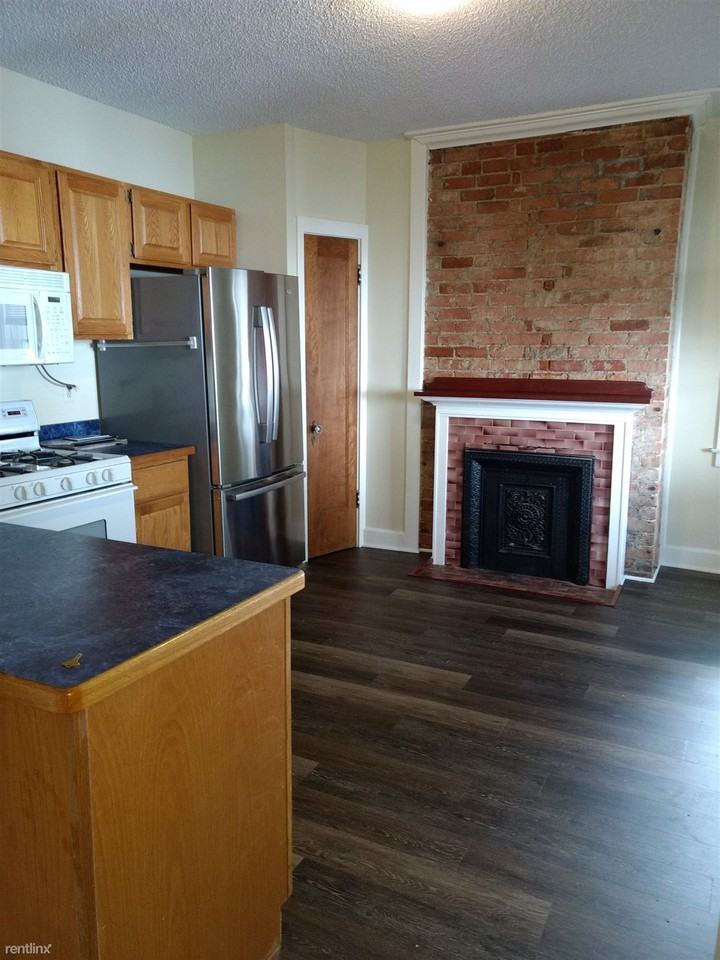 724 W Washington St - Photo 3 of 10