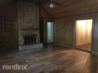 201 Pennsylvania Dr - Photo 2 of 11