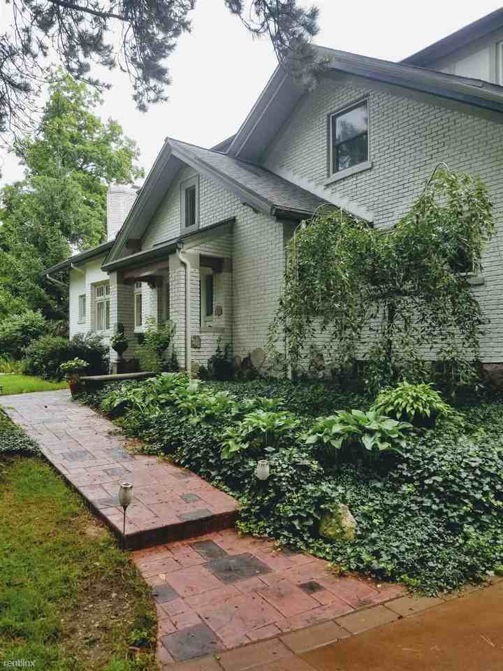 1700 Robinson Rd SE - Photo 2 of 21