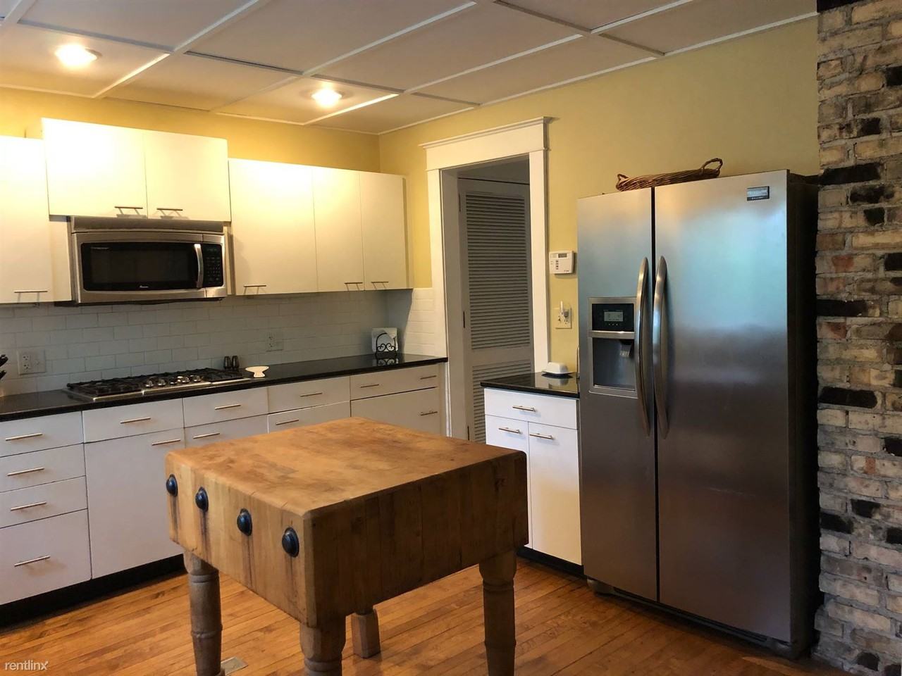 1700 Robinson Rd SE - Photo 3 of 21